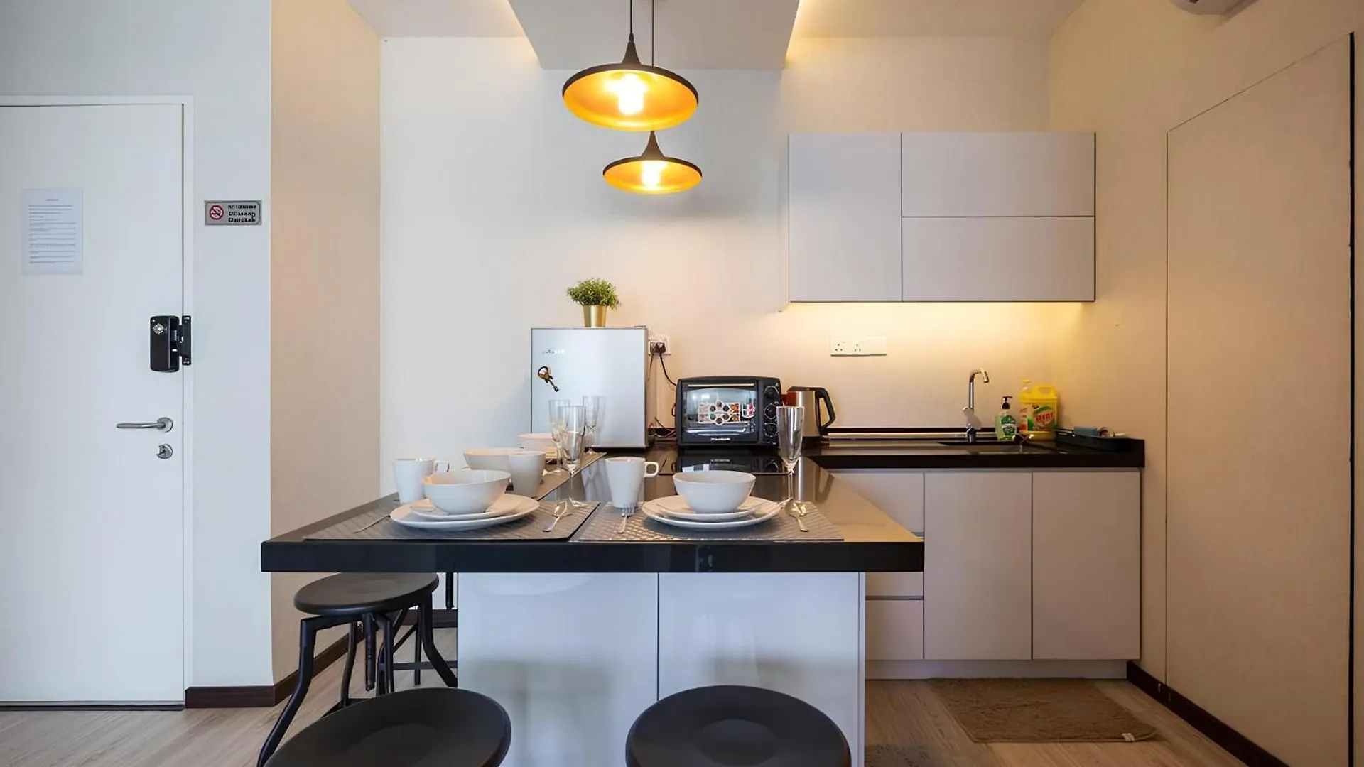 Apartment Mansion One L 5Pax Studio L Seaview & Cityview L Georgetown L By Perfectsweethome